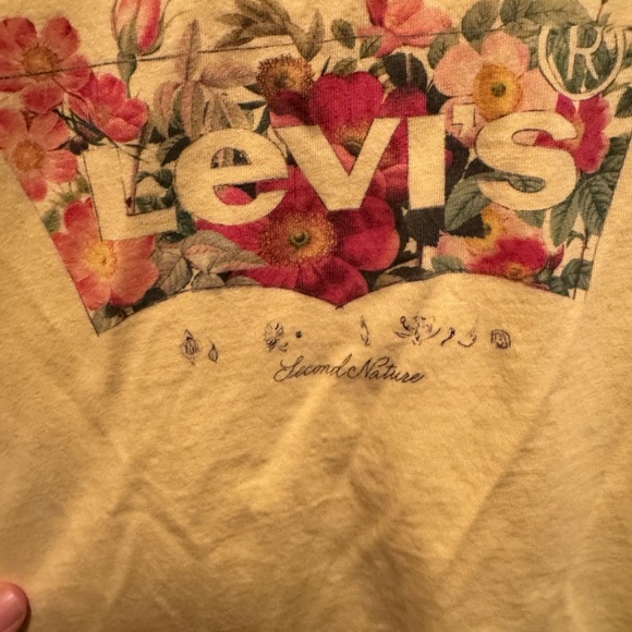 Women’s XL Yellow Levi’s Short Sleeve Shirt - Picture 3 of 8